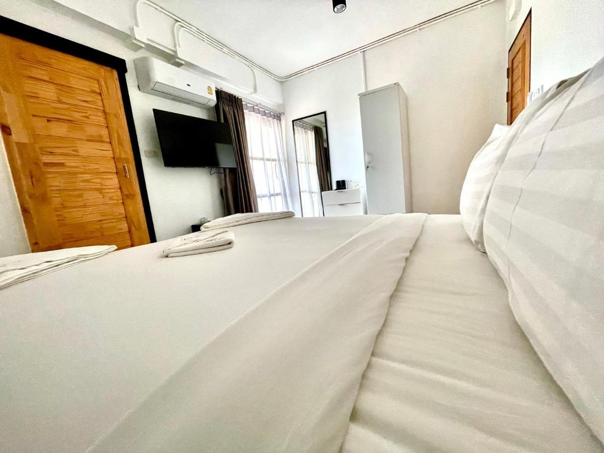 Laewan Guesthouse Baan Tai Extérieur photo
