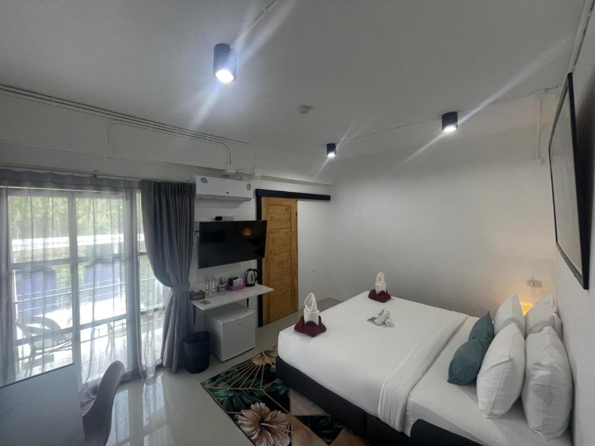 Laewan Guesthouse Baan Tai Extérieur photo