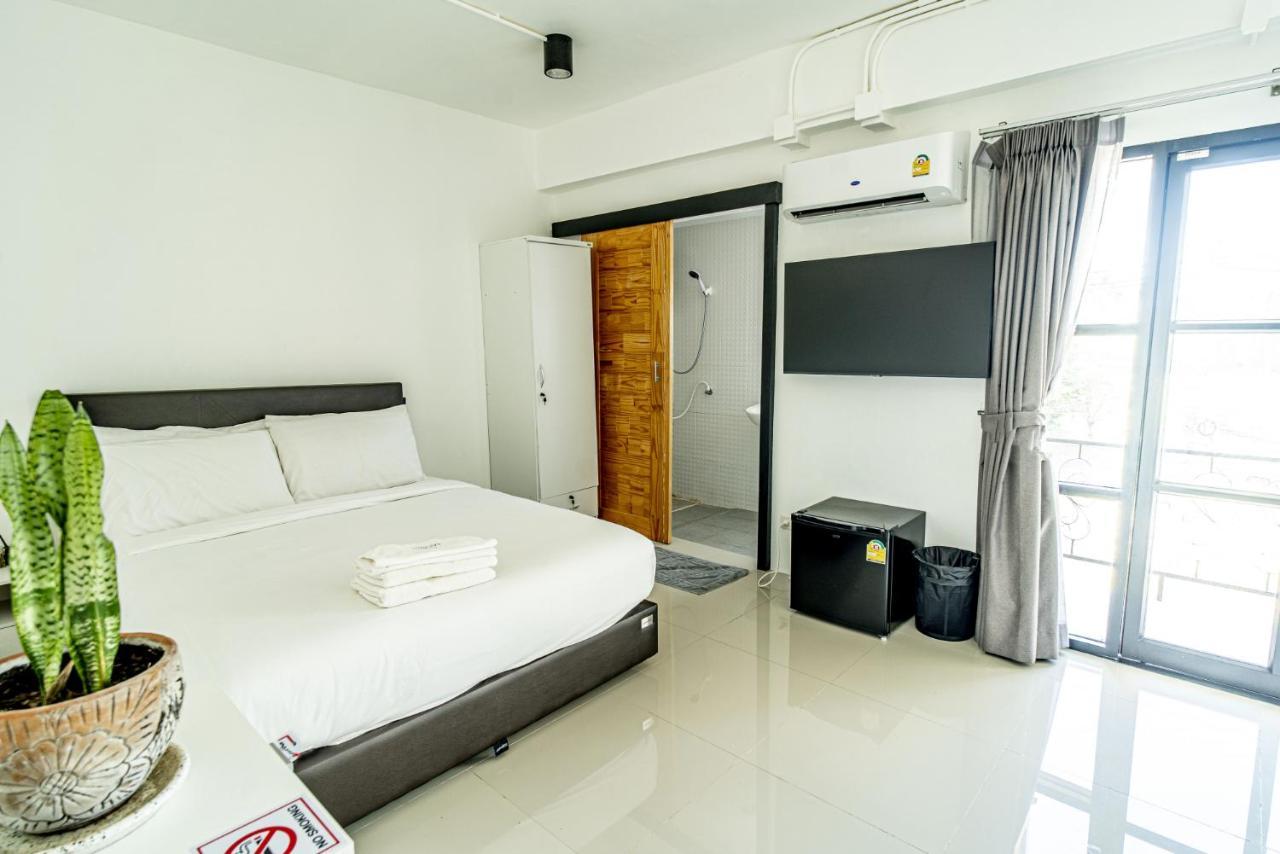 Laewan Guesthouse Baan Tai Extérieur photo